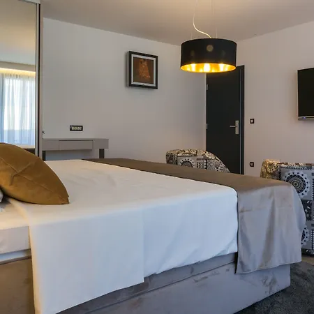 krevet i doručak Mirabilis 4*